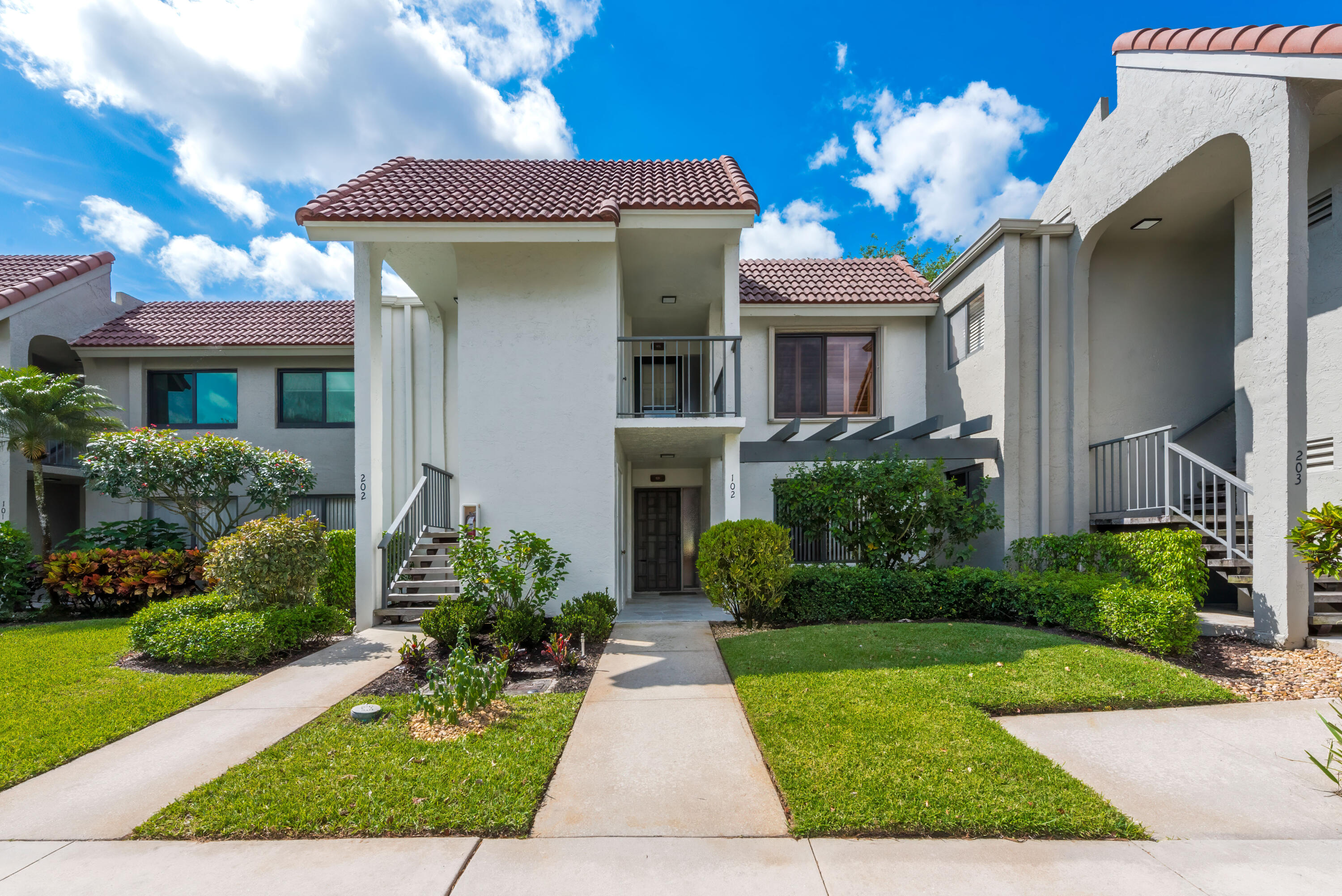 5690 Fairway Pard Drive 102