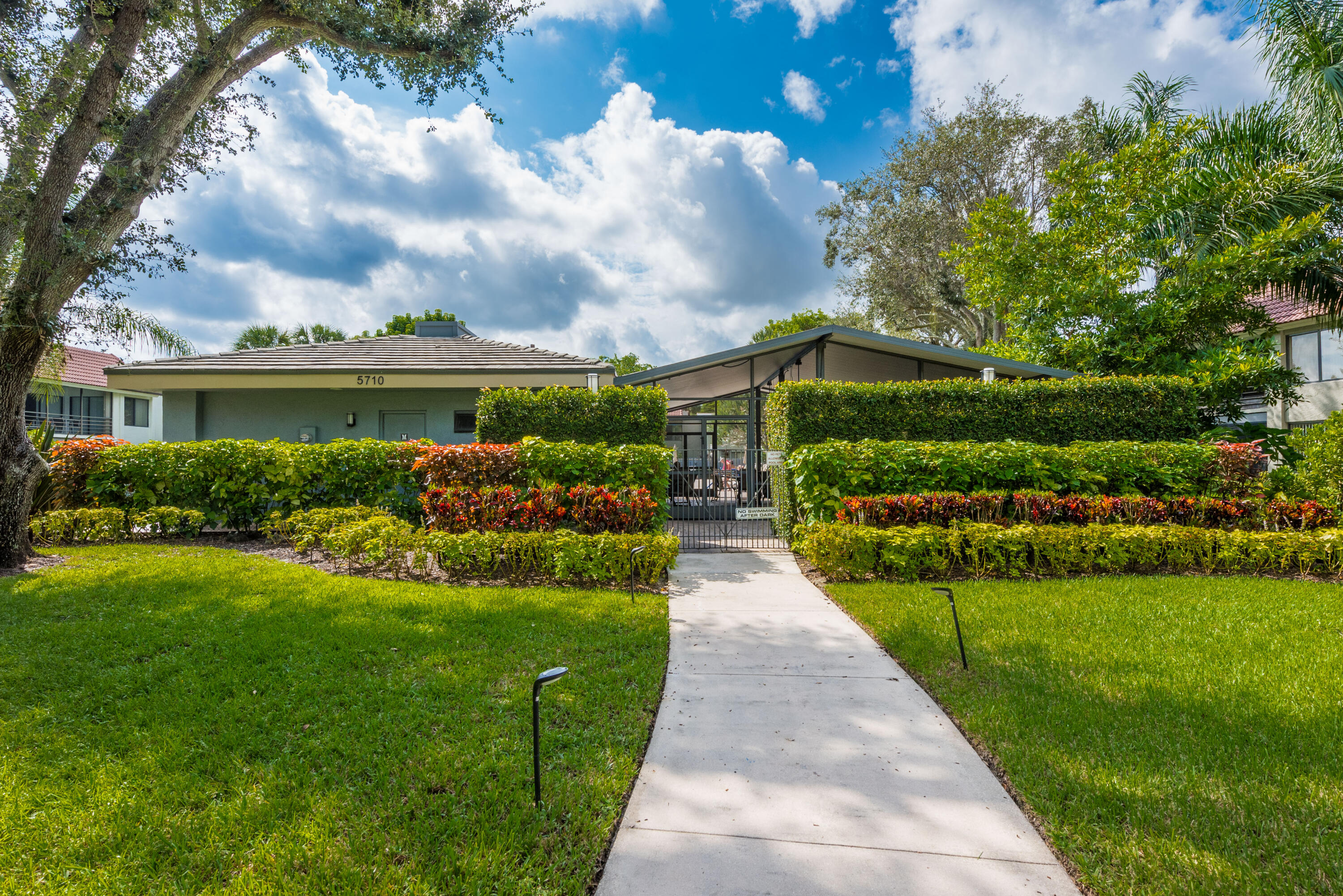 5690 Fairway Pard Drive 102