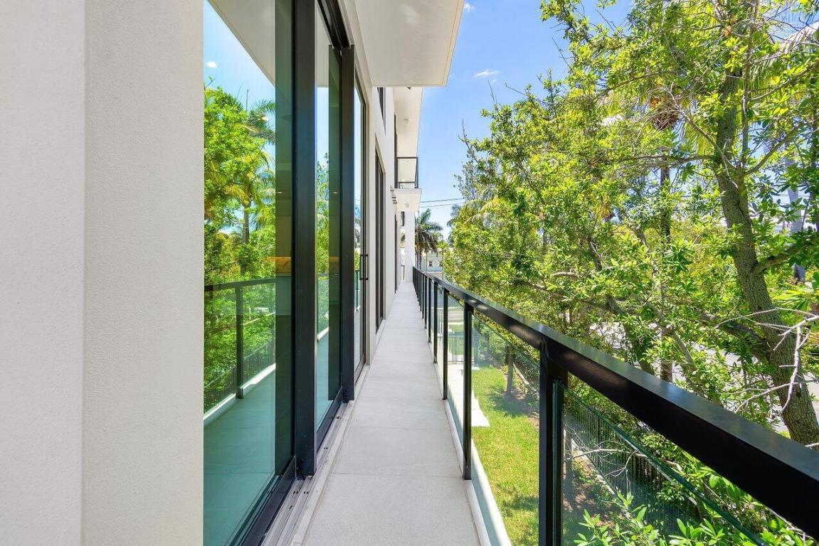 1177 George Bush Boulevard 201