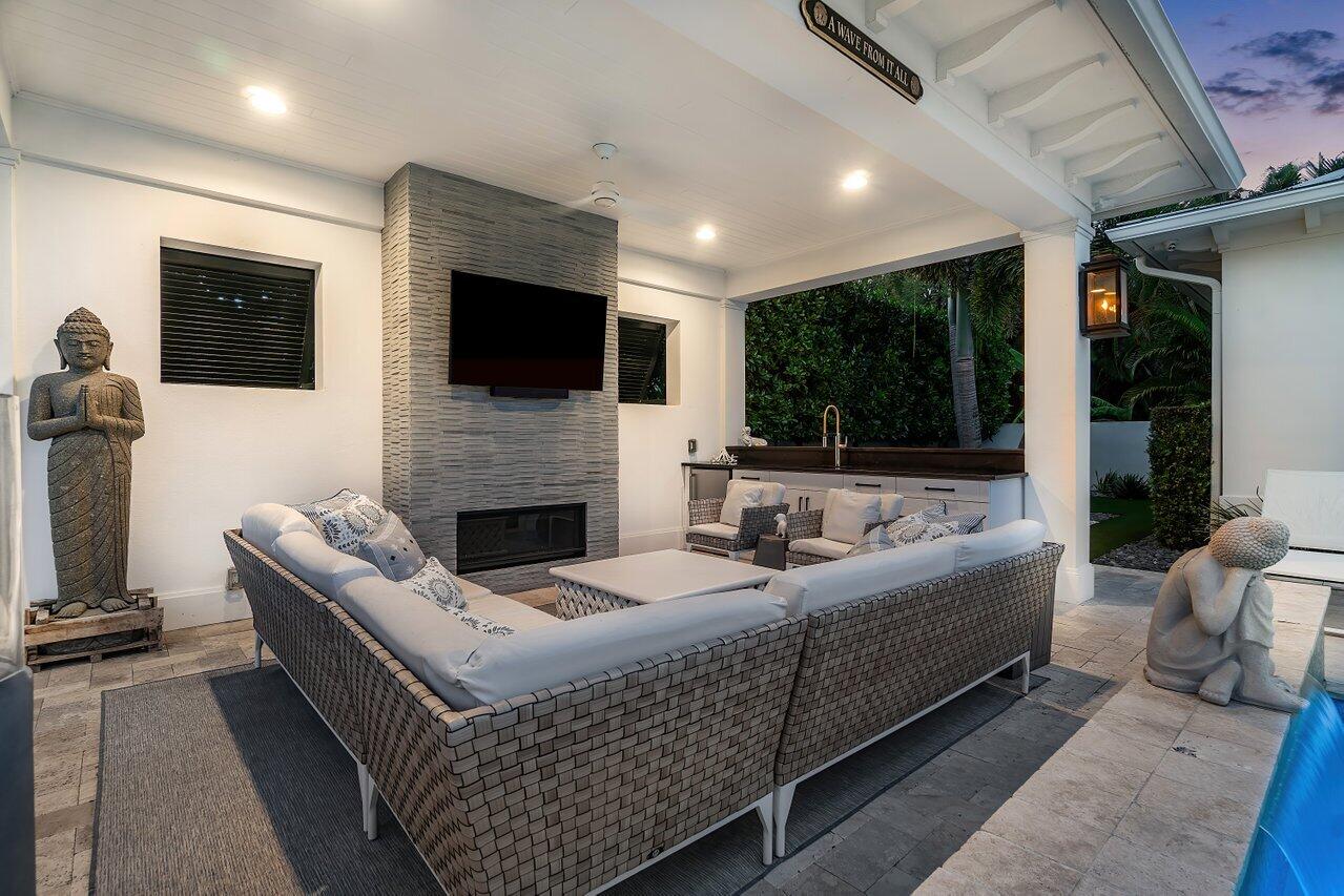 1210 NW 3rd Avenue