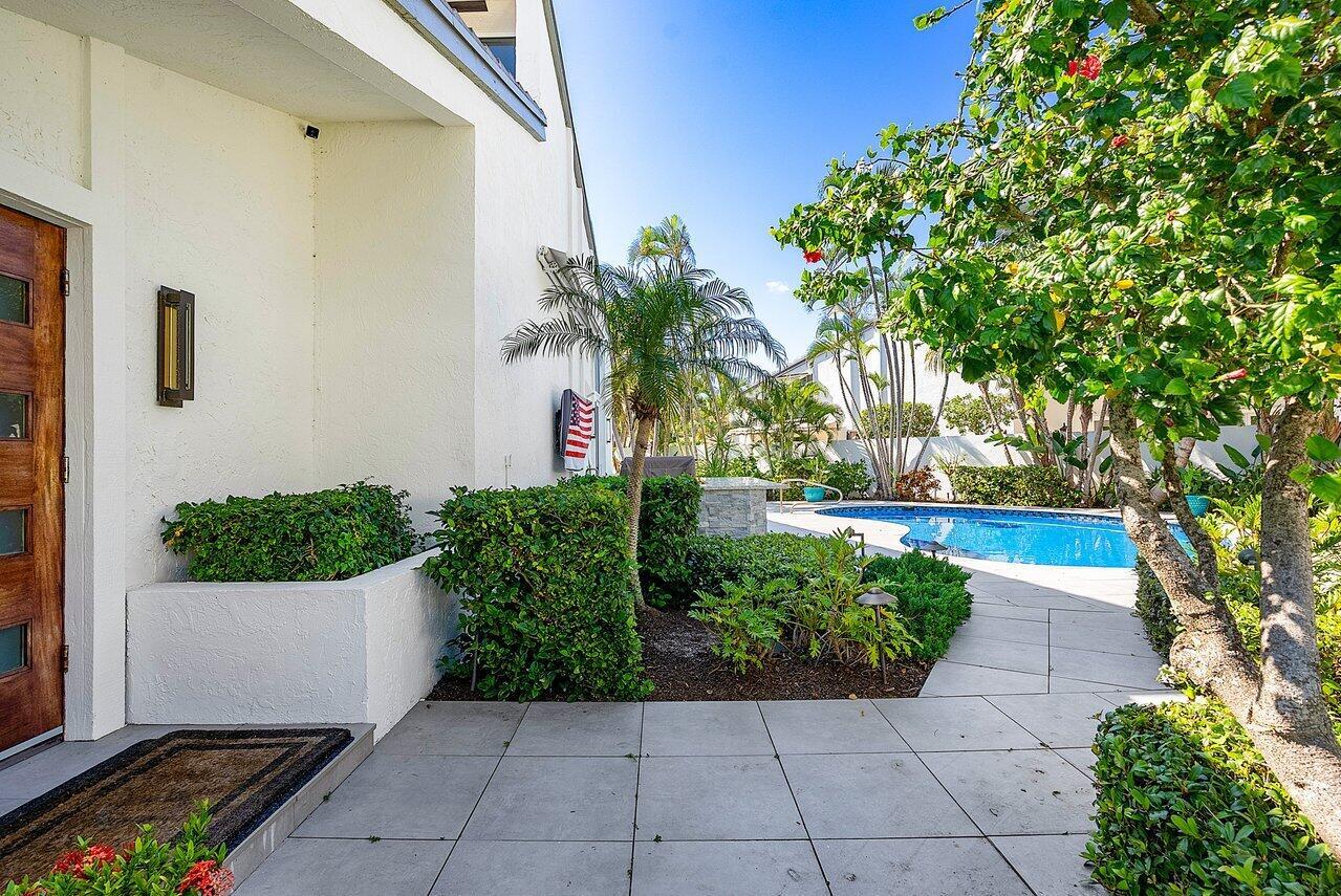 6110 N Ocean Boulevard 27