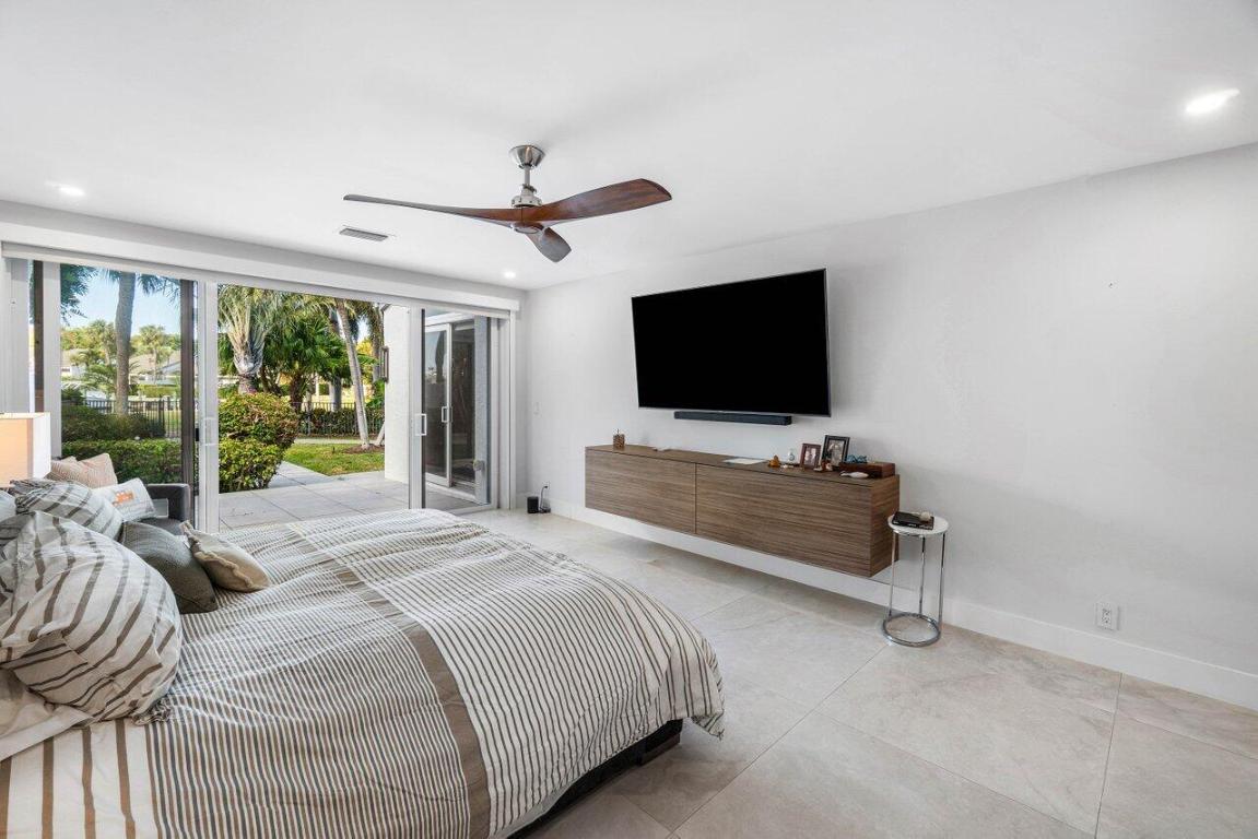 6110 N Ocean Boulevard 27