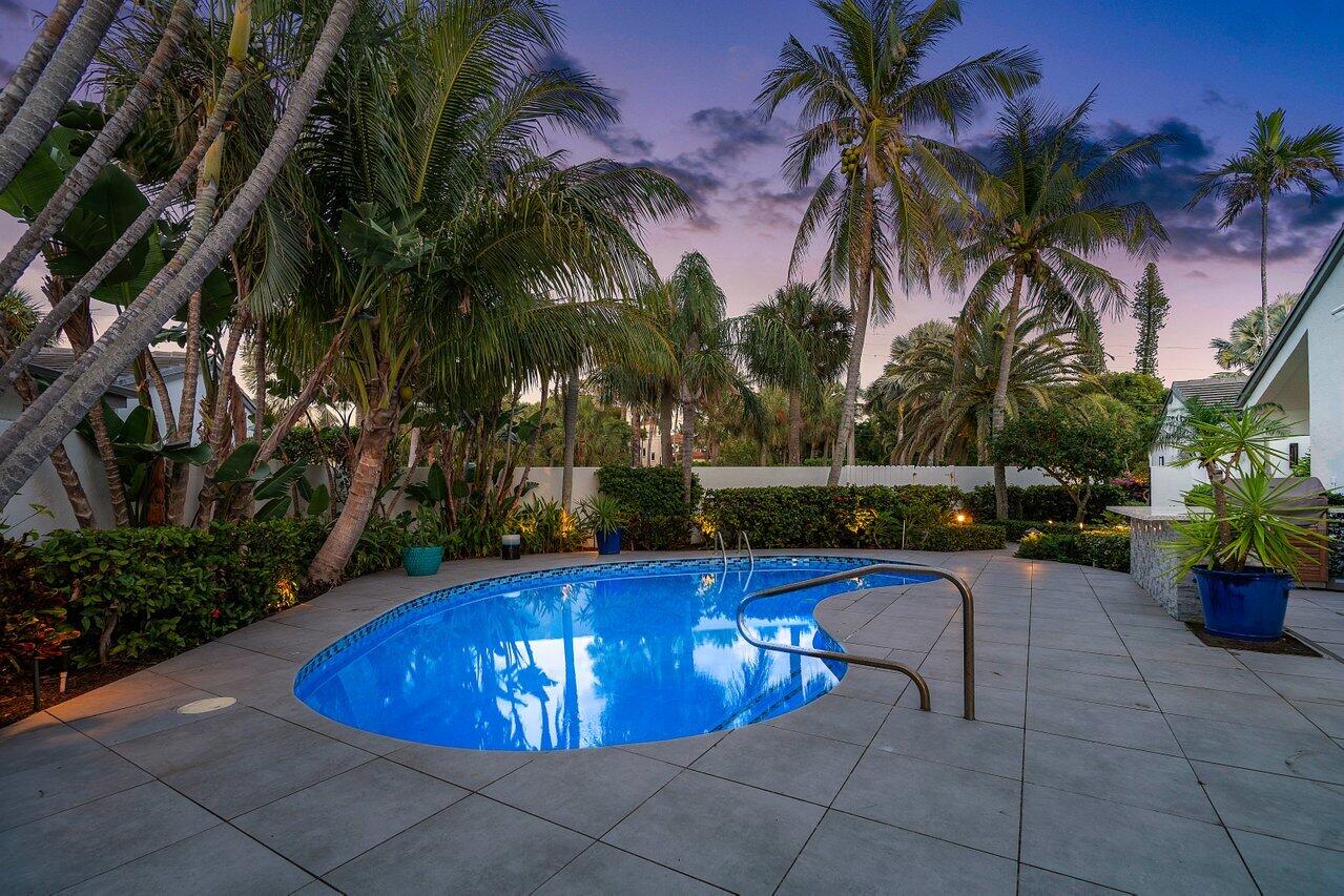 6110 N Ocean Boulevard 27