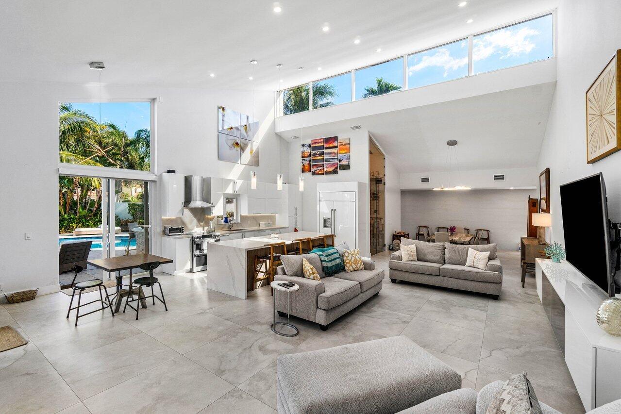 6110 N Ocean Boulevard 27