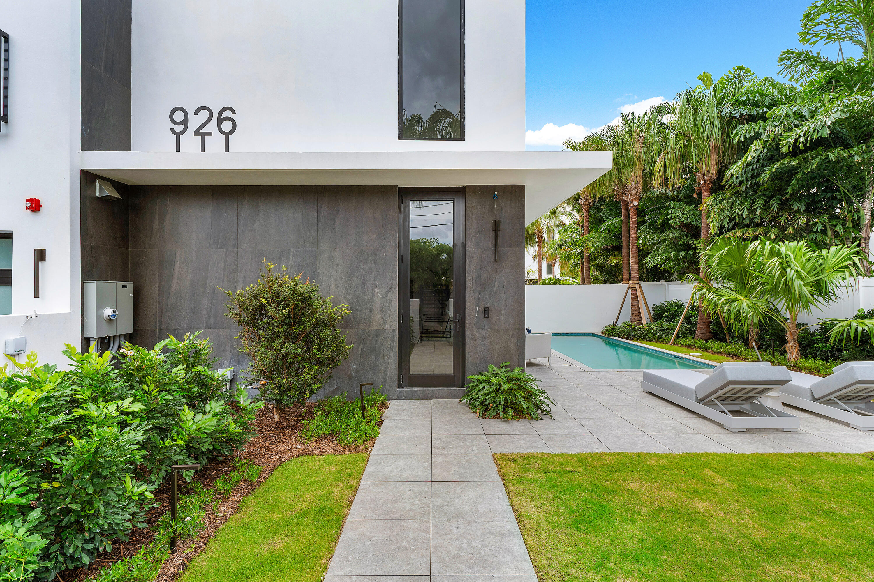926 Kenmont Lane