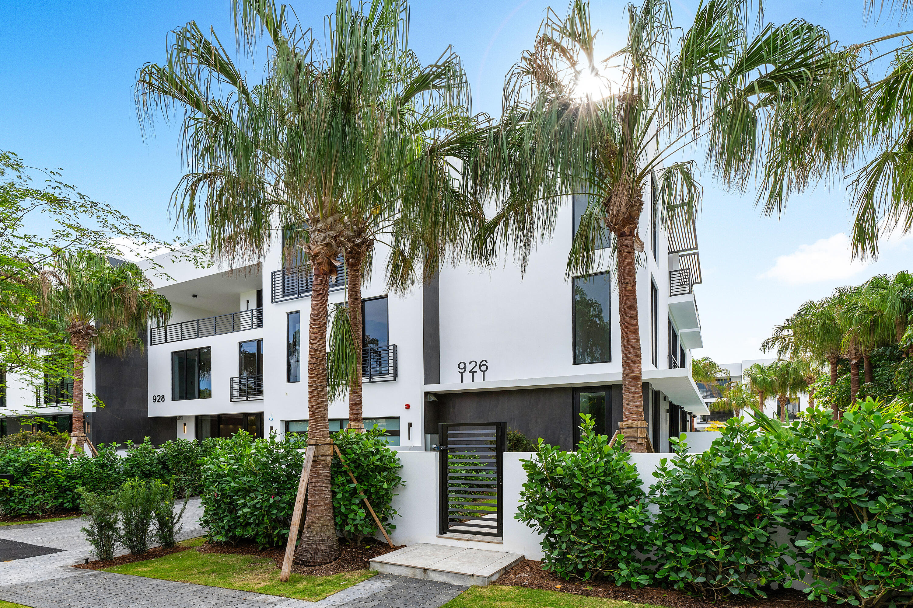 926 Kenmont Lane