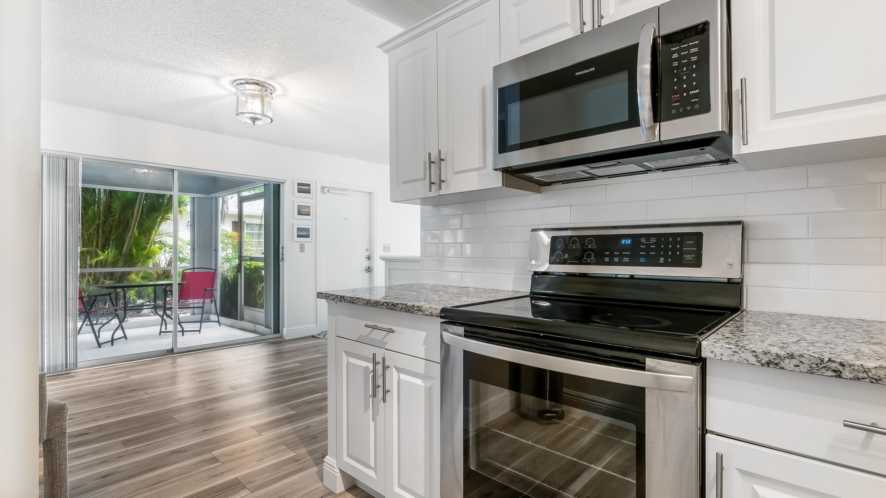 10088 44 Way S 382