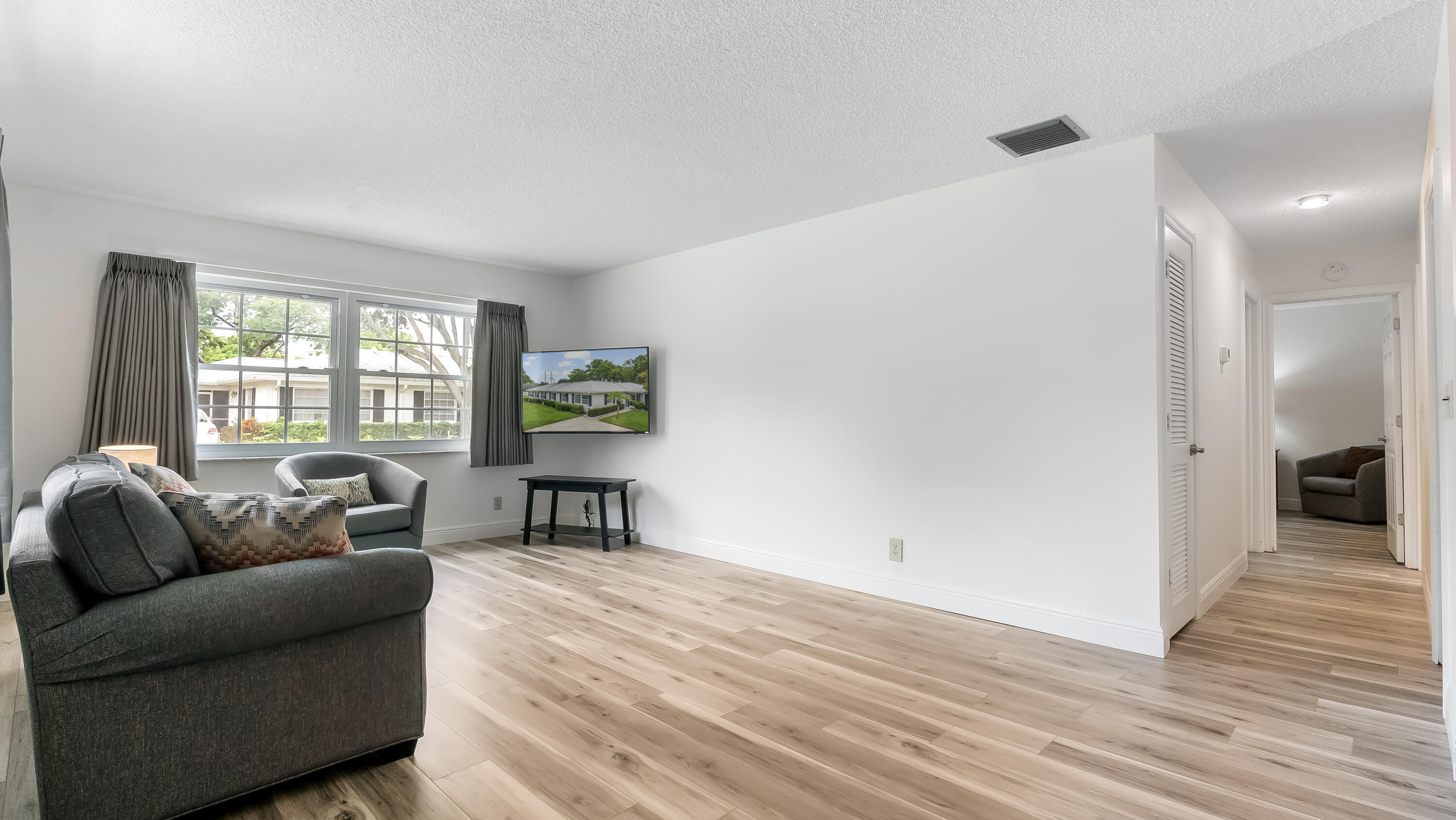 10088 44 Way S 382