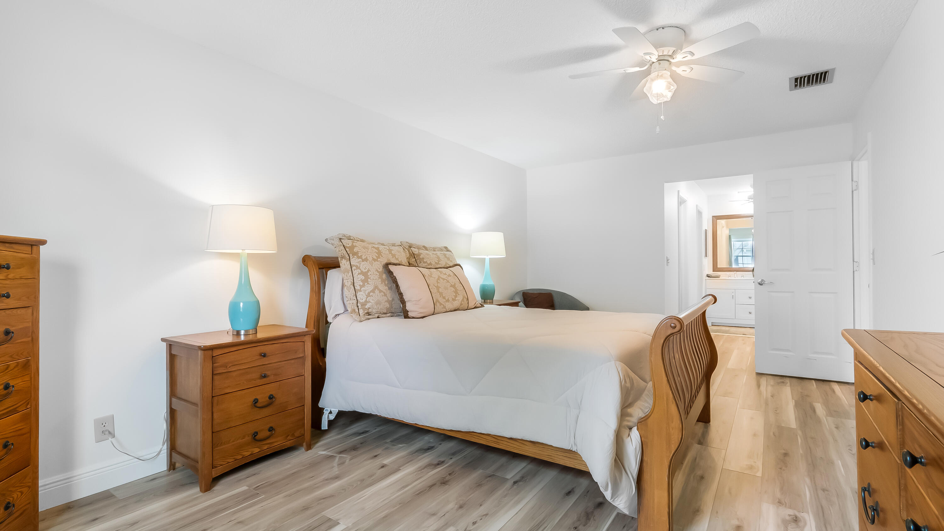 10088 44 Way S 382