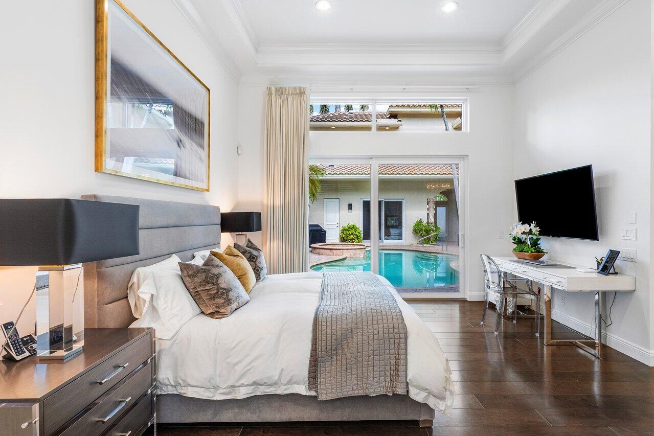 6902 Royal Orchid Circle