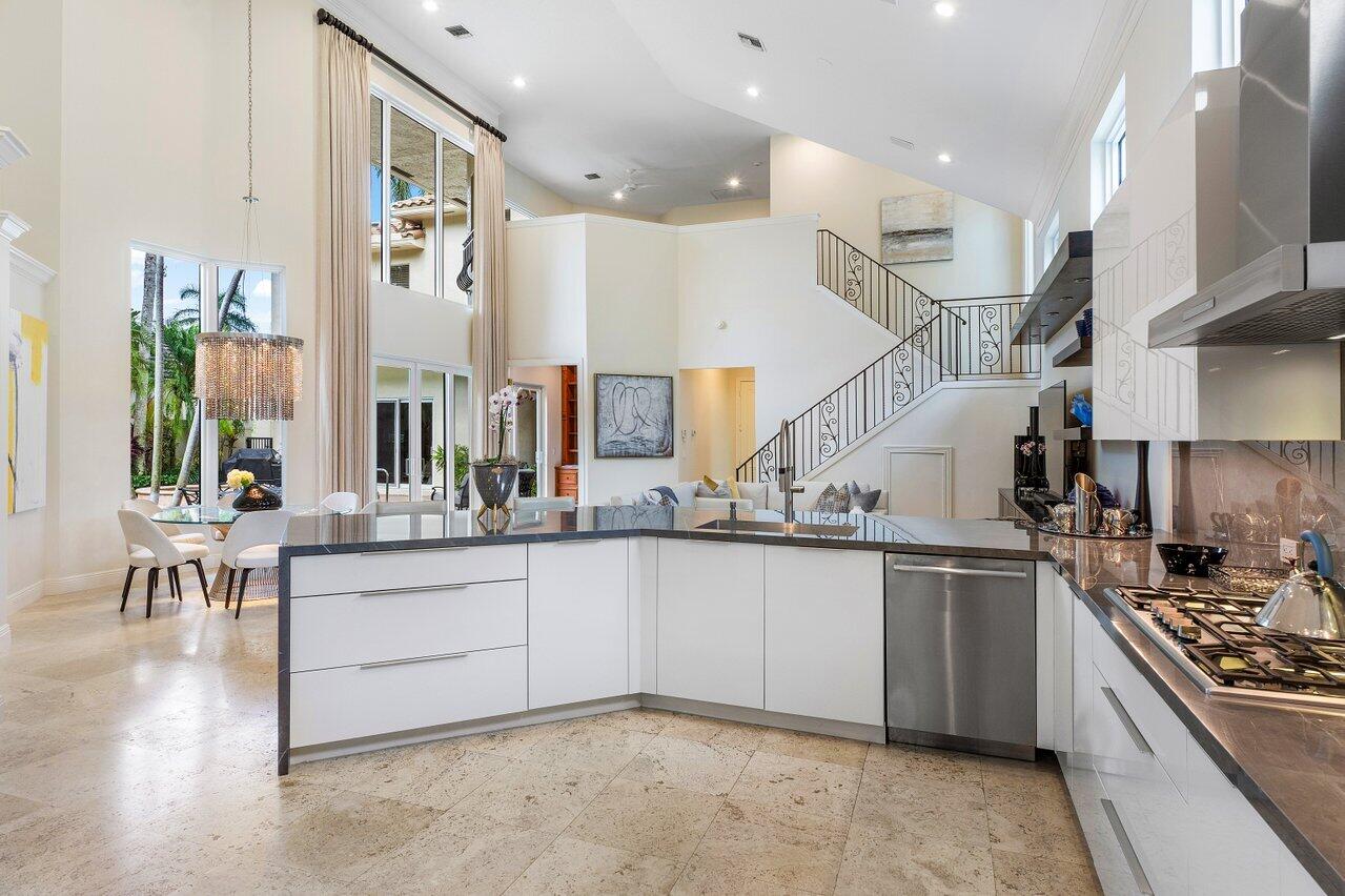 6902 Royal Orchid Circle