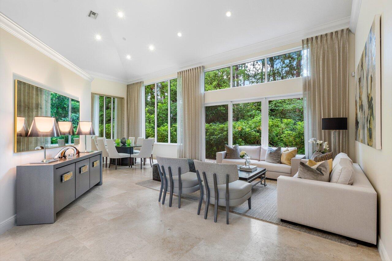 6902 Royal Orchid Circle