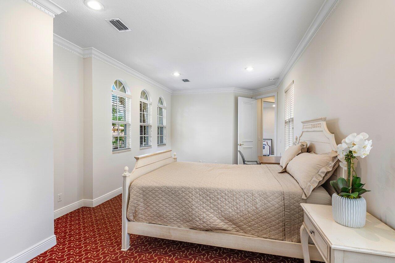 6902 Royal Orchid Circle