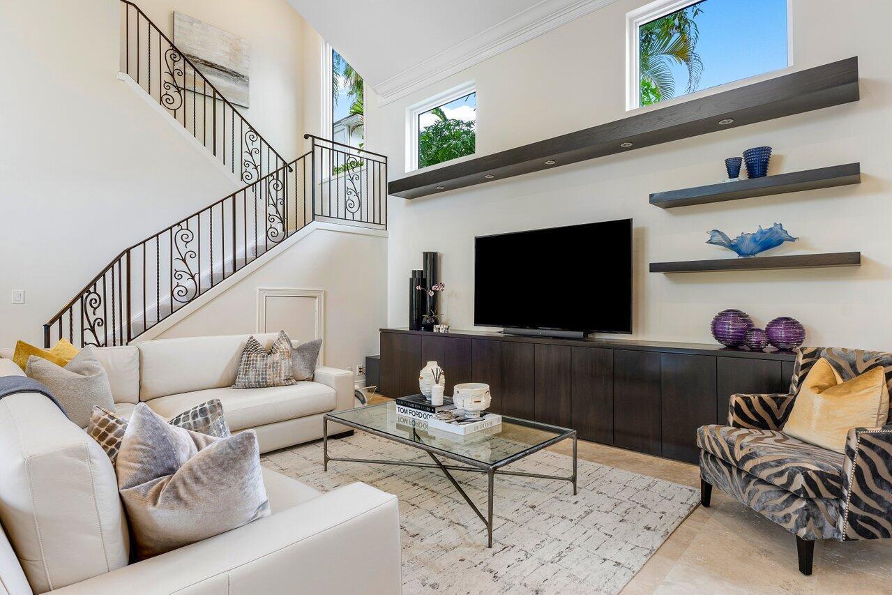 6902 Royal Orchid Circle