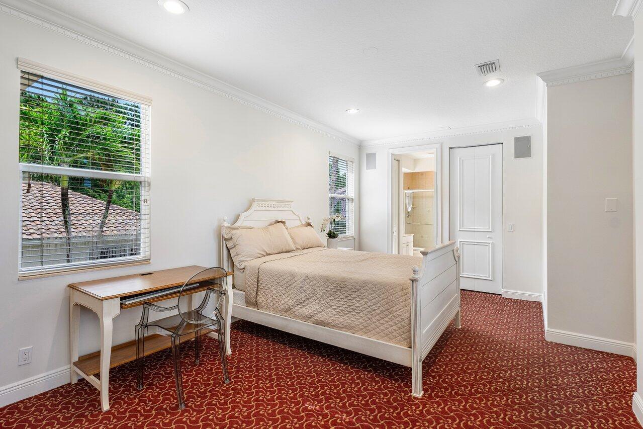 6902 Royal Orchid Circle