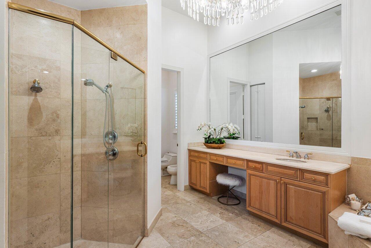 6902 Royal Orchid Circle