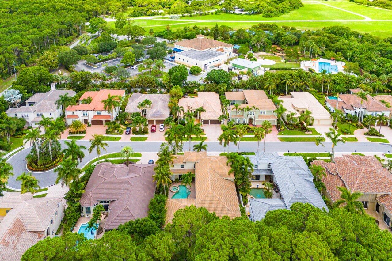 6902 Royal Orchid Circle