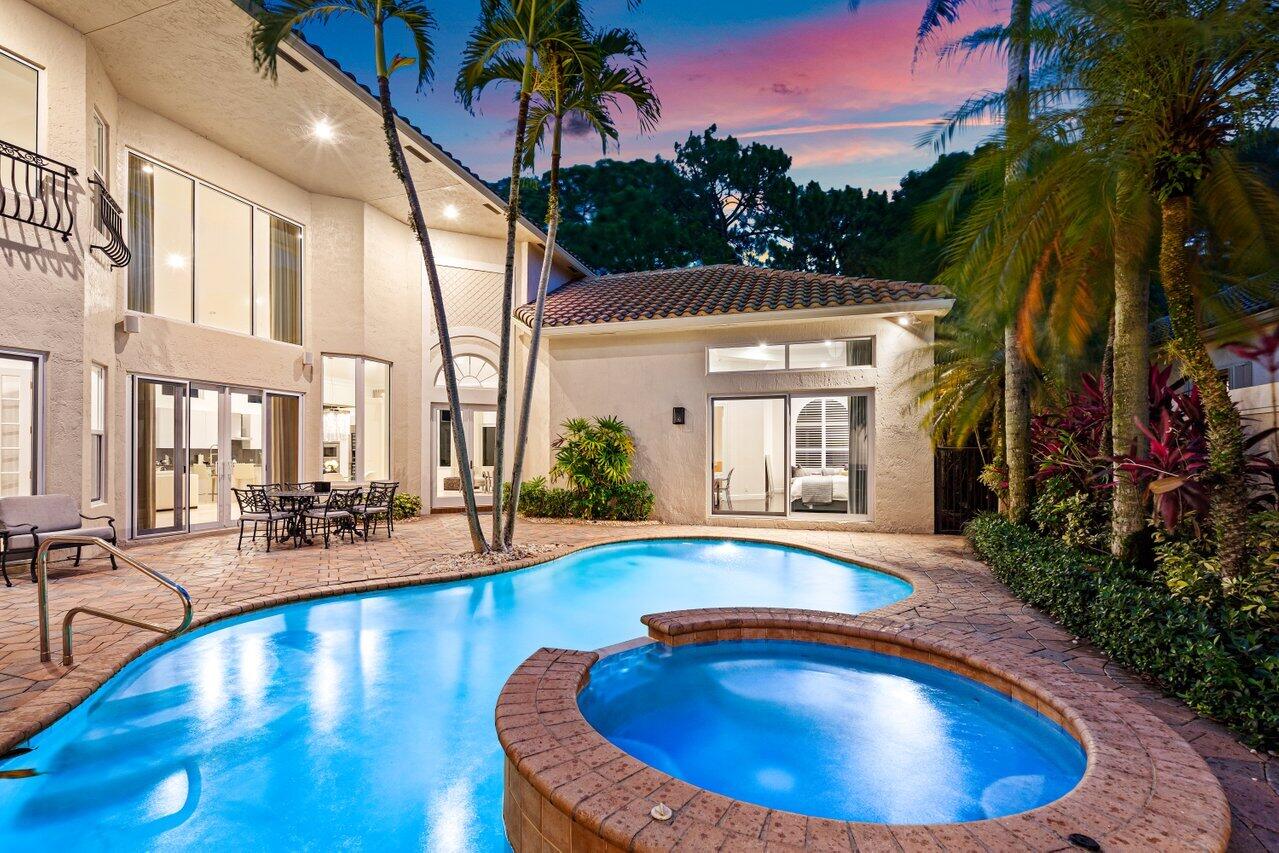 6902 Royal Orchid Circle