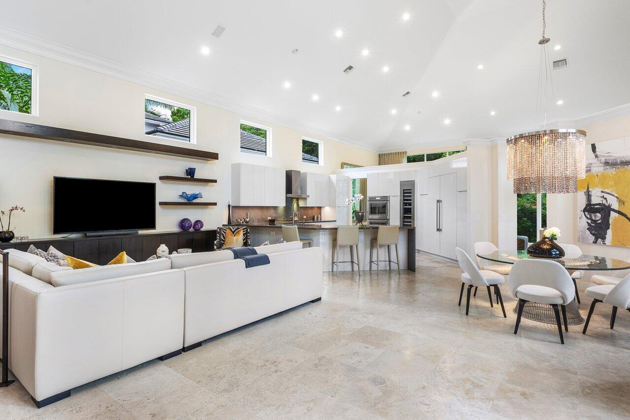 6902 Royal Orchid Circle