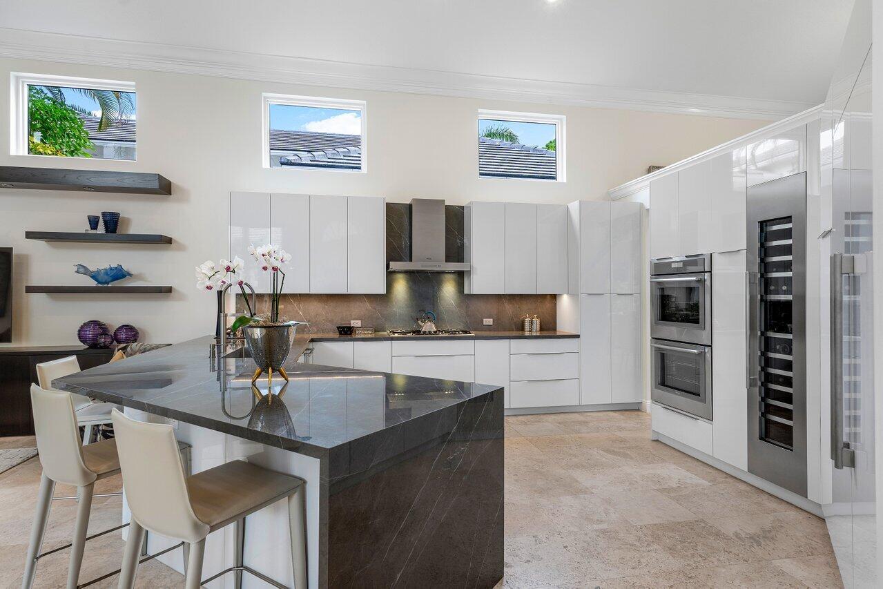 6902 Royal Orchid Circle