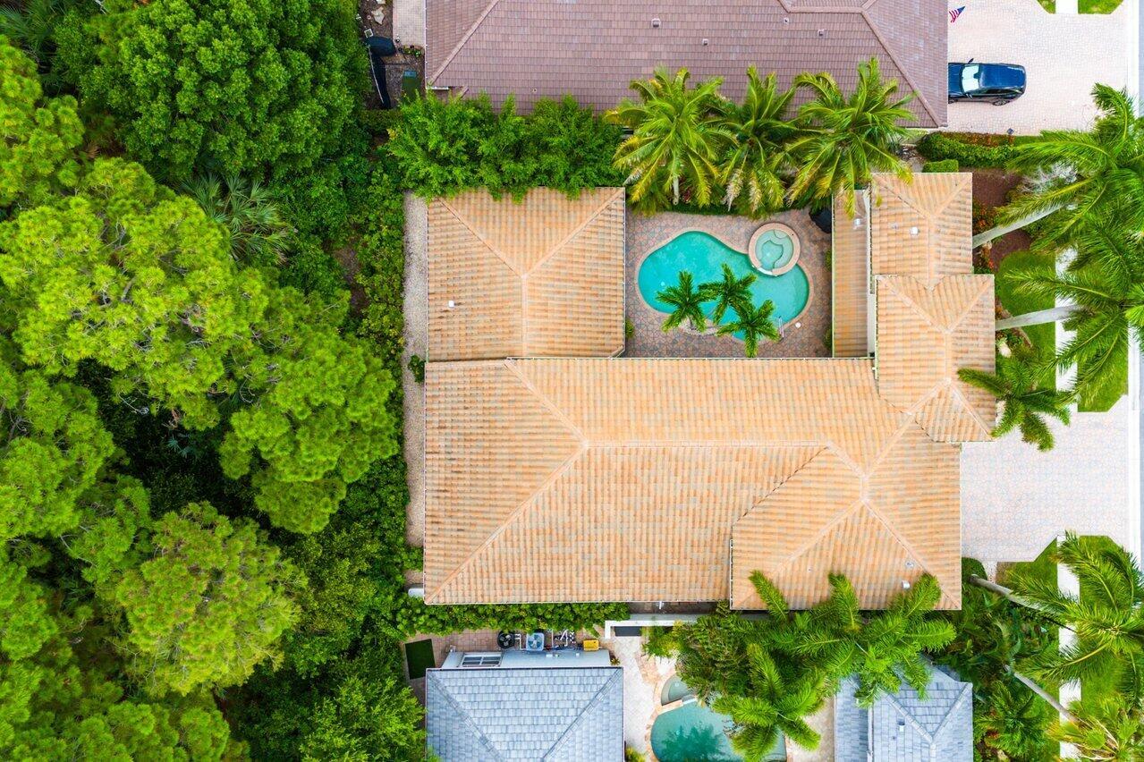 6902 Royal Orchid Circle