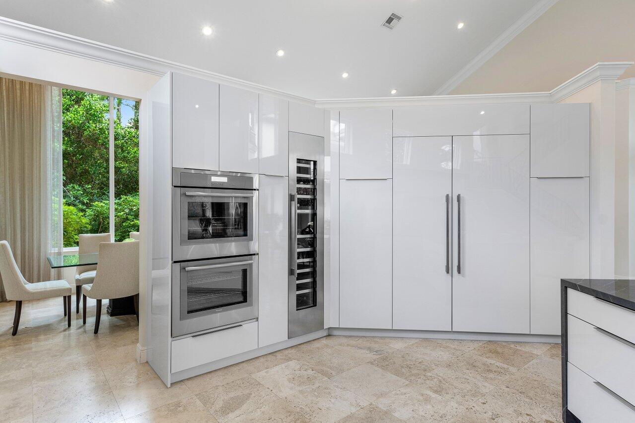 6902 Royal Orchid Circle