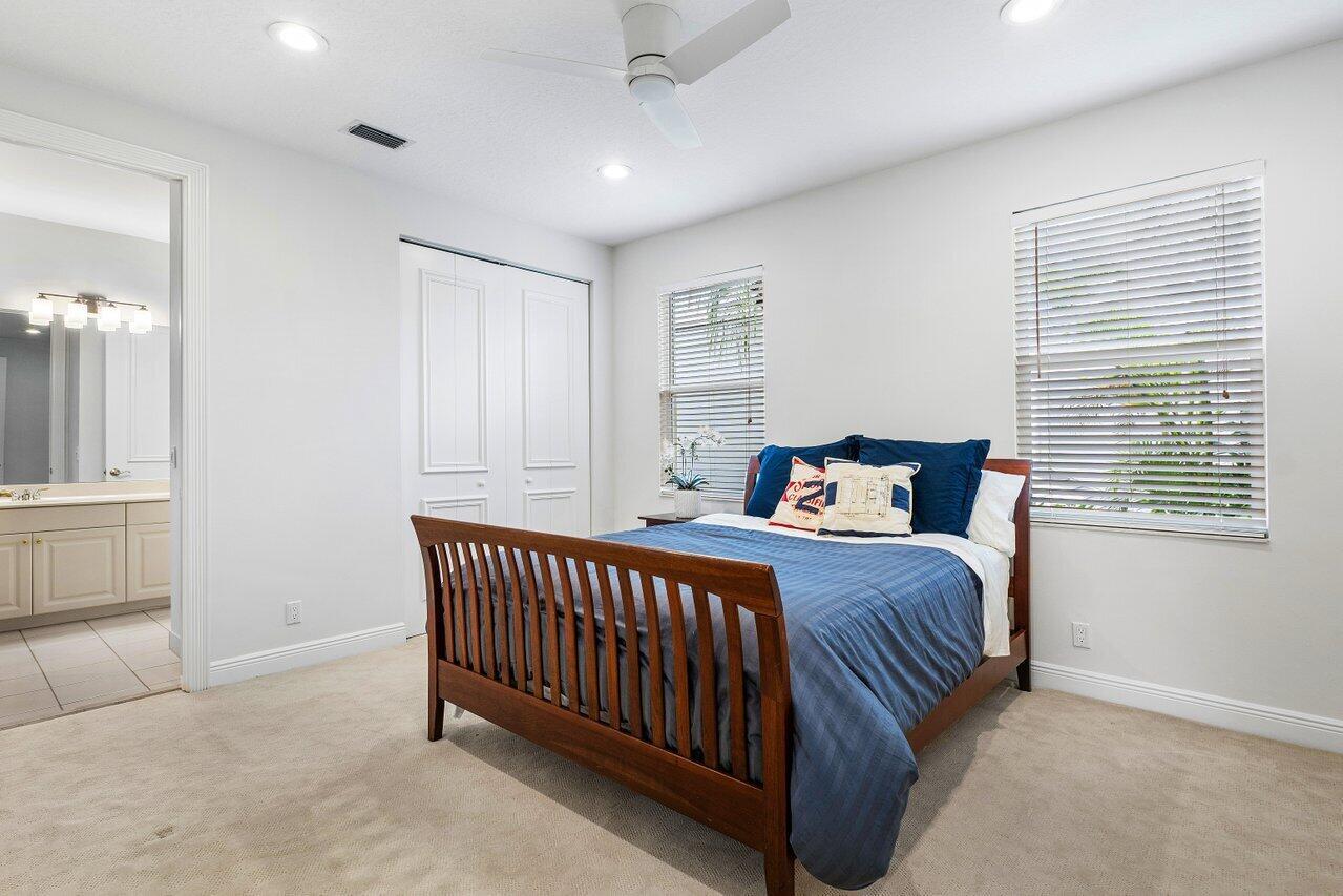 6902 Royal Orchid Circle