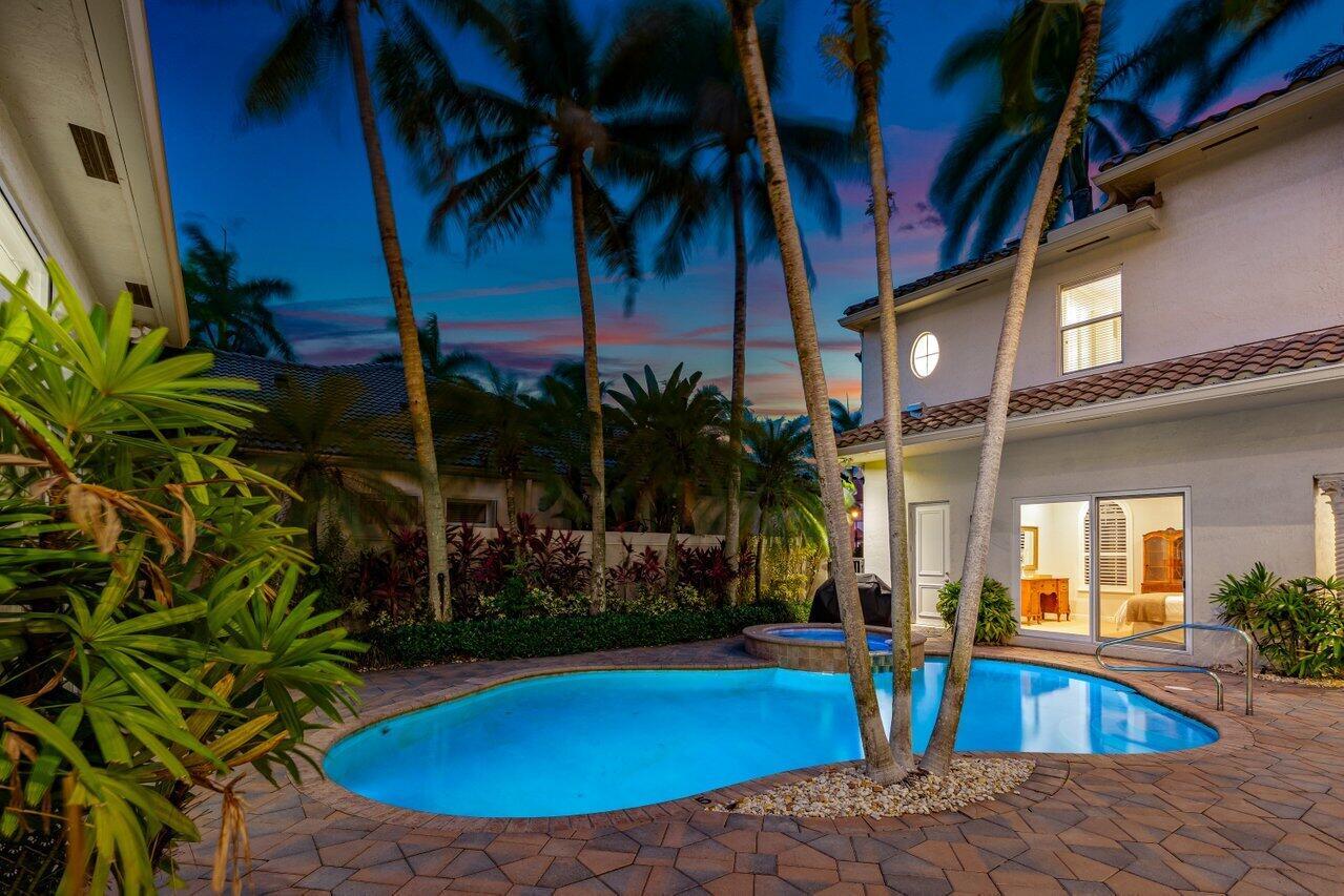 6902 Royal Orchid Circle