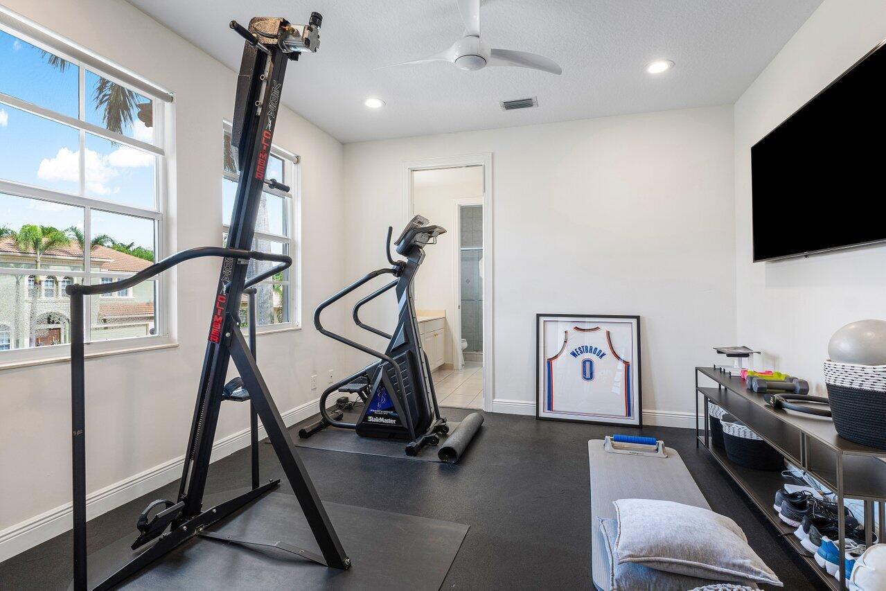 6902 Royal Orchid Circle