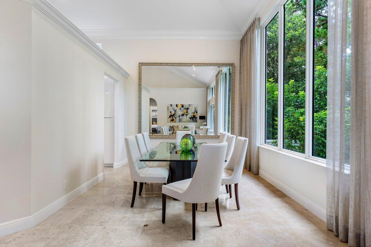 6902 Royal Orchid Circle