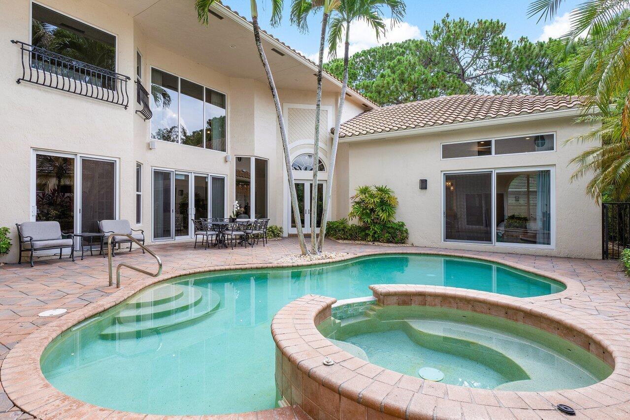 6902 Royal Orchid Circle