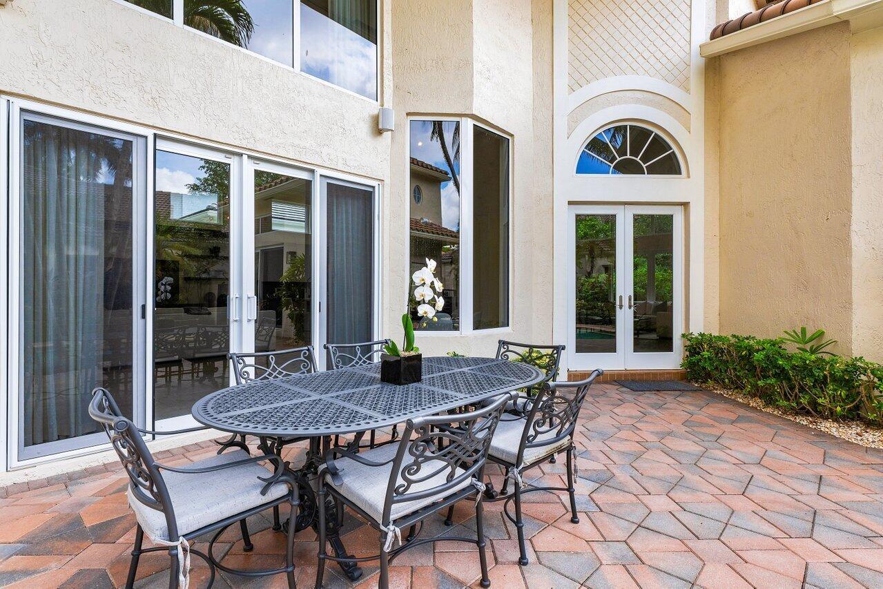 6902 Royal Orchid Circle