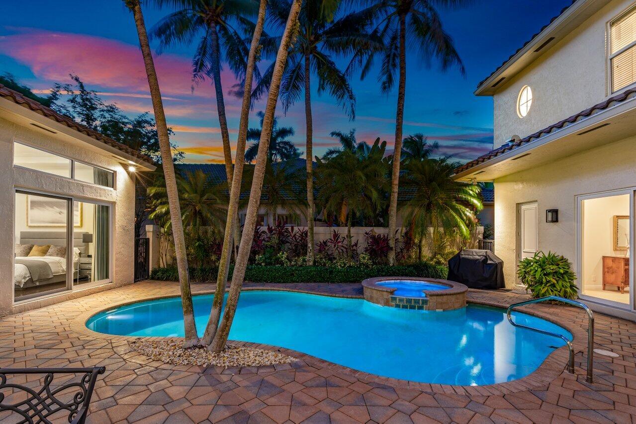 6902 Royal Orchid Circle