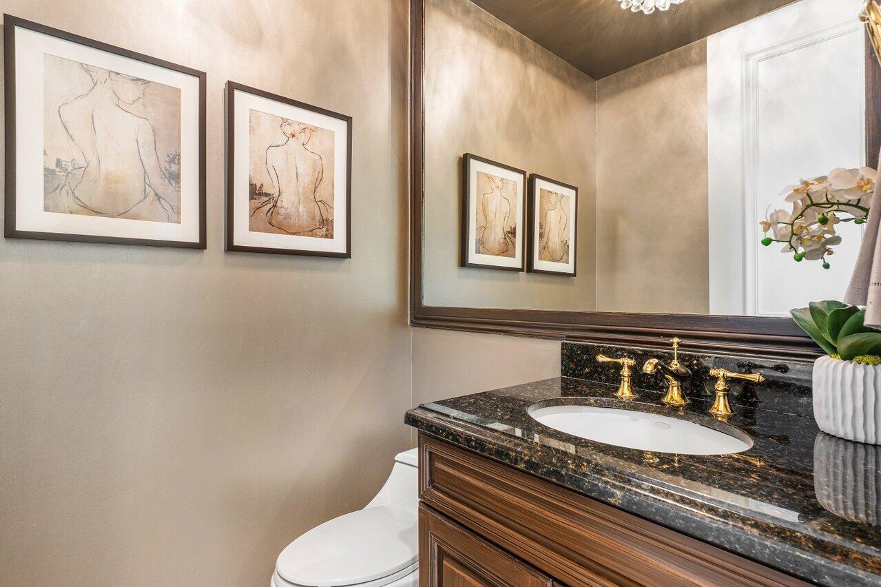 6902 Royal Orchid Circle