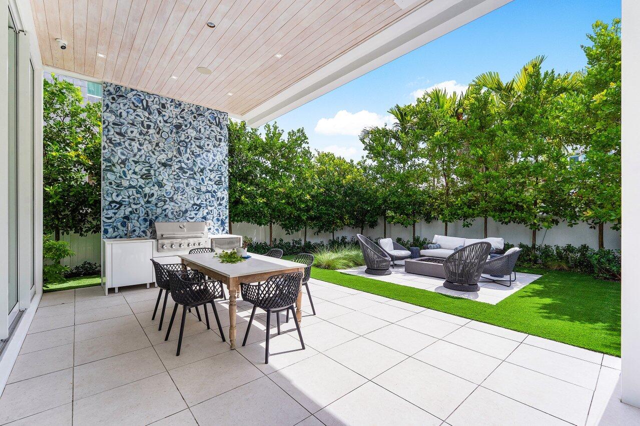 132 NE 7th Avenue