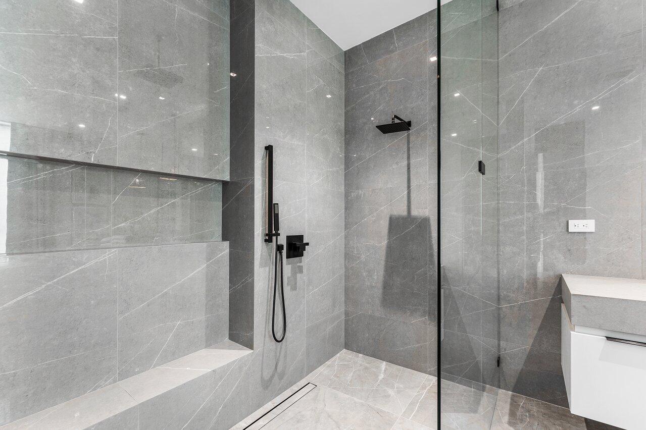 132 NE 7th Avenue