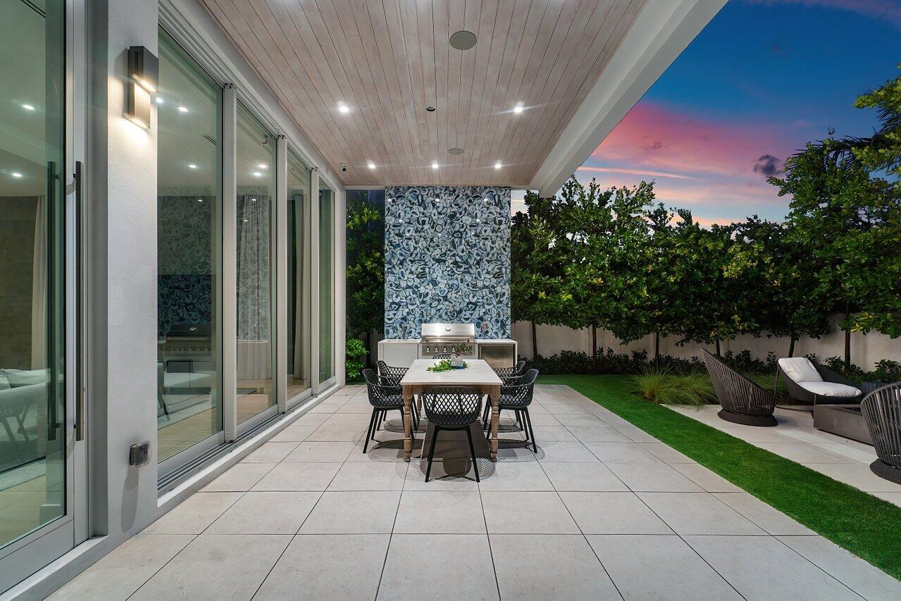 132 NE 7th Avenue