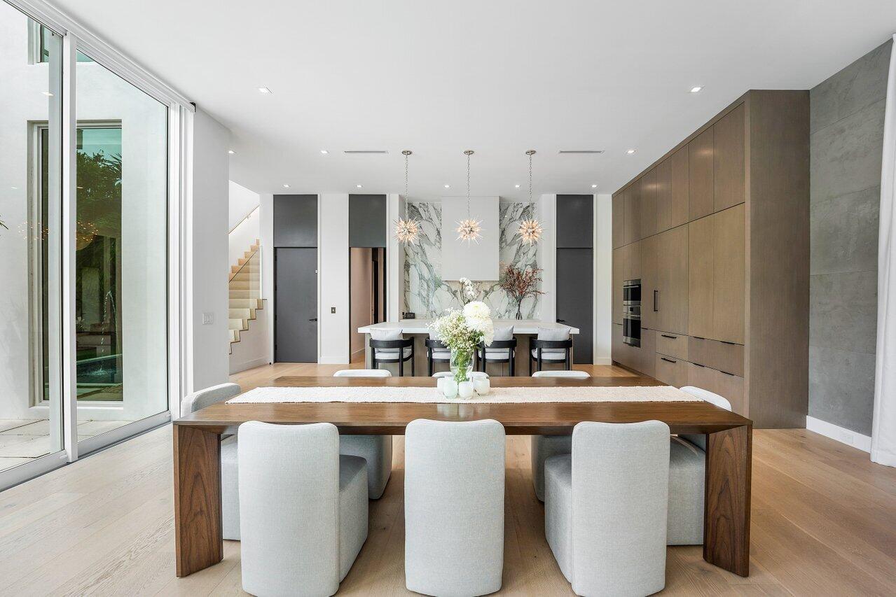132 NE 7th Avenue