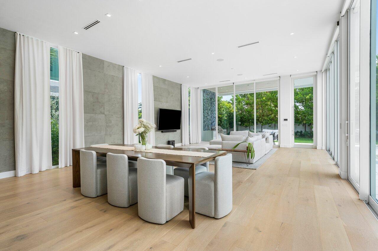 132 NE 7th Avenue