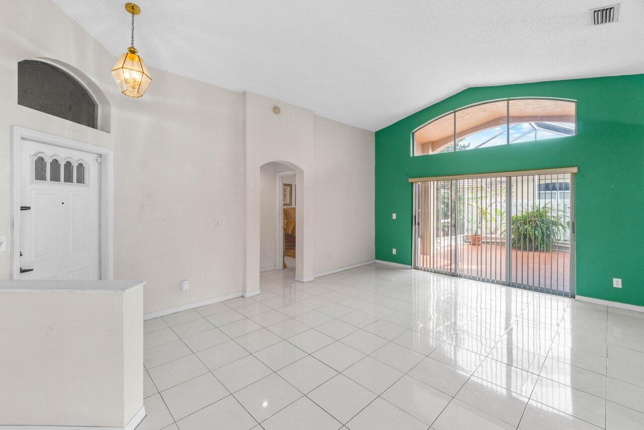 4276 Manor Forest Way