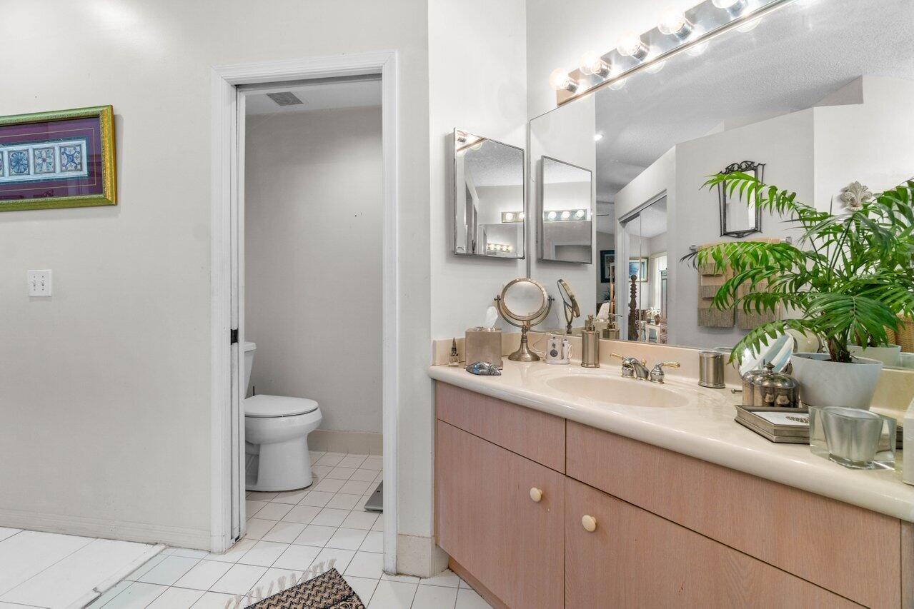 4276 Manor Forest Way