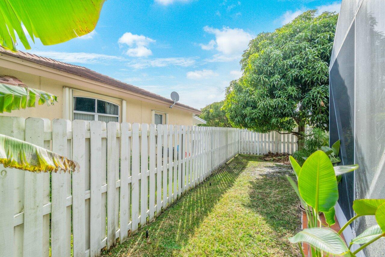 4276 Manor Forest Way