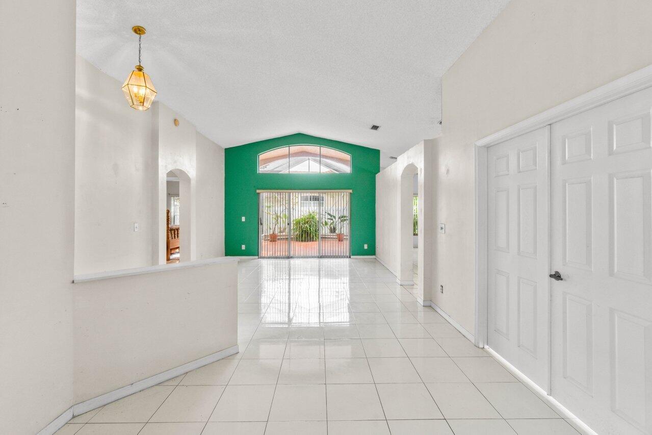 4276 Manor Forest Way