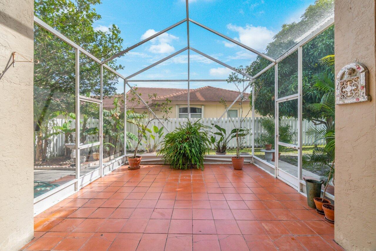 4276 Manor Forest Way