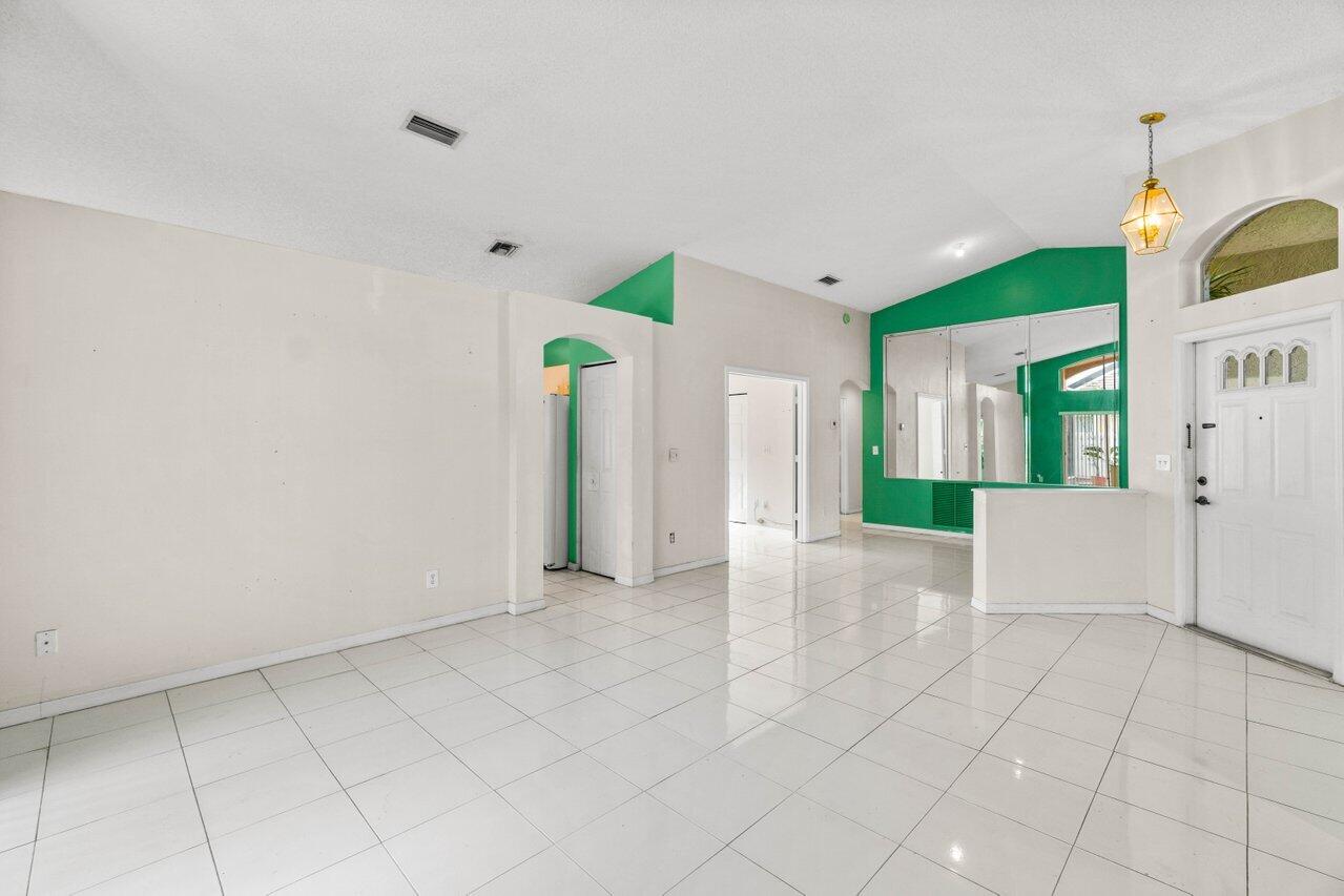 4276 Manor Forest Way