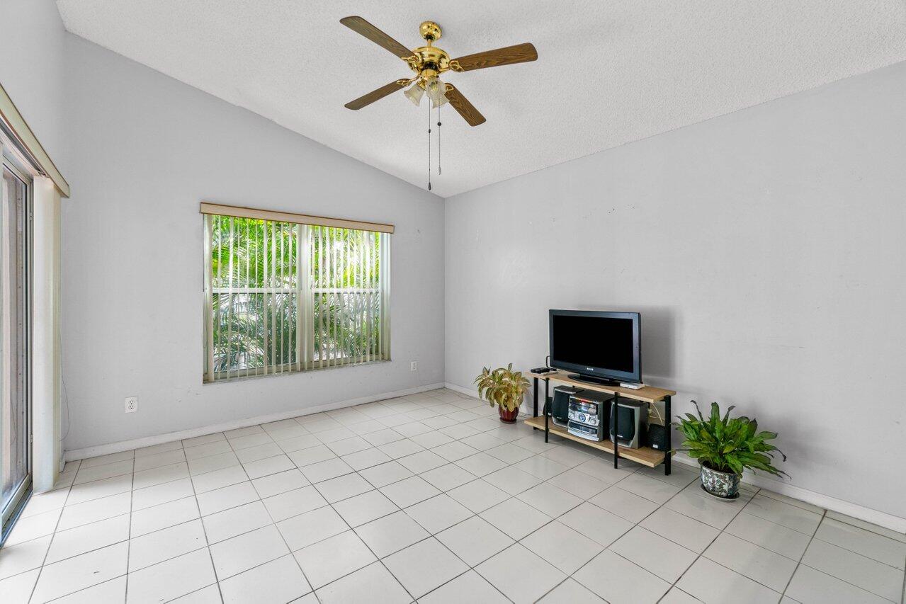 4276 Manor Forest Way