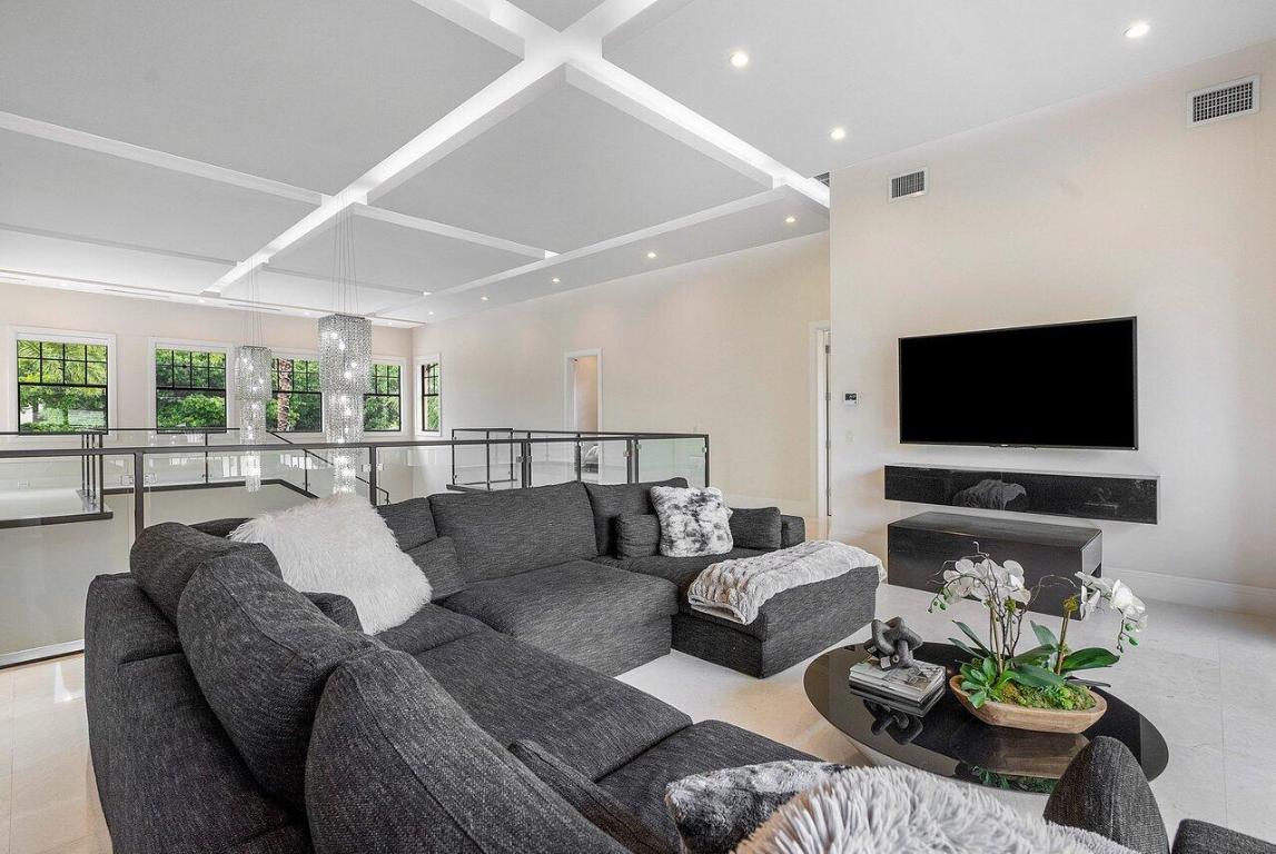 924 S Ocean Boulevard