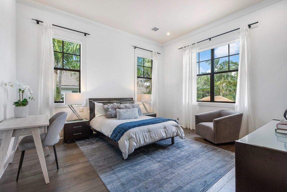 924 S Ocean Boulevard