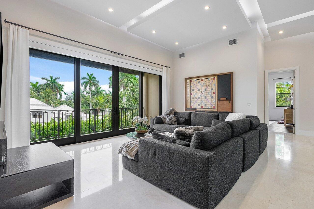 924 S Ocean Boulevard
