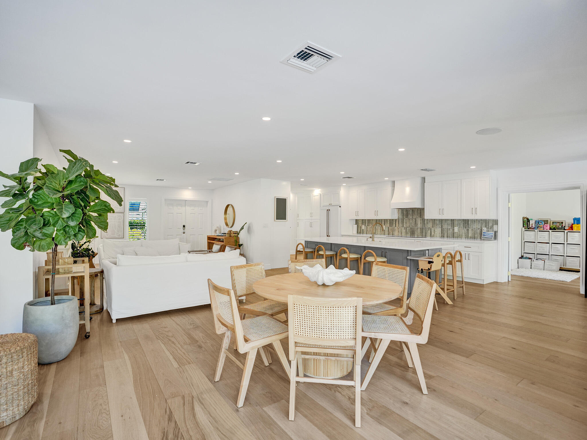 319 NW 15th Street